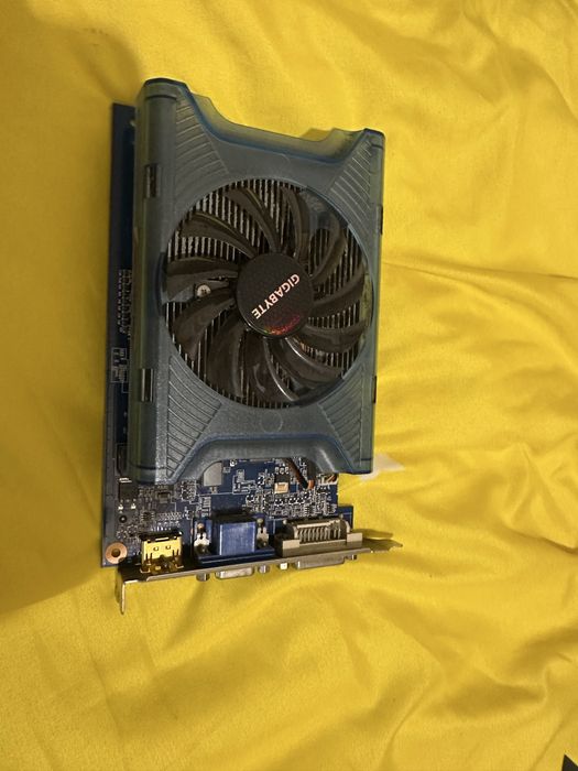 Placa video Gigabite geforce gt 220 1gb