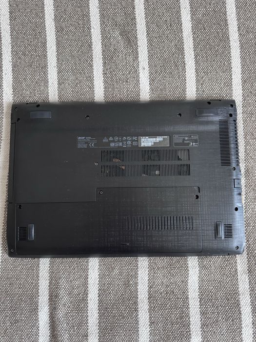 Acer Aspire E15 (E5-575) / Идеальное состояние / Полный комплект
