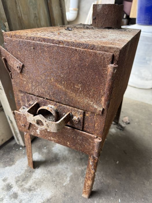 Печь газовая, буржуйка. Небольшая