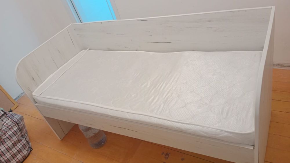 Срочно продам кровать
