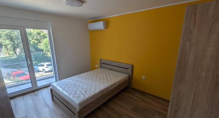 Дава се под наем Тристаен апартамент в Пловдив, Христо Смирненски - 100 кв.м за 765 € - Снимка #2