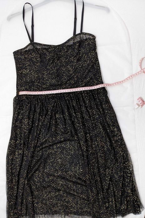 Rochie nouă H&M Divided, mărime S, neagră cu sclipici auriu