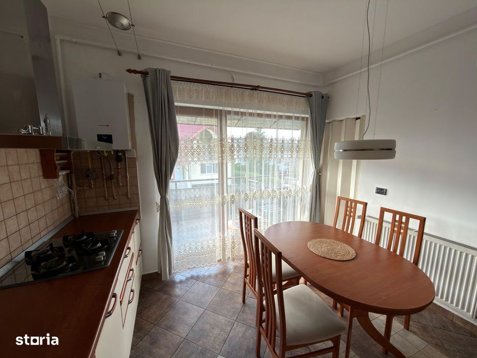Apartament 3 camere decomandate, dispus pe două nivele