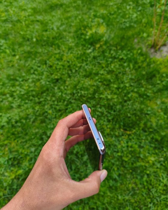 Flagman Oppo Reno 11 5G 12/256 в полном комп. в идеале
телефон с шикар