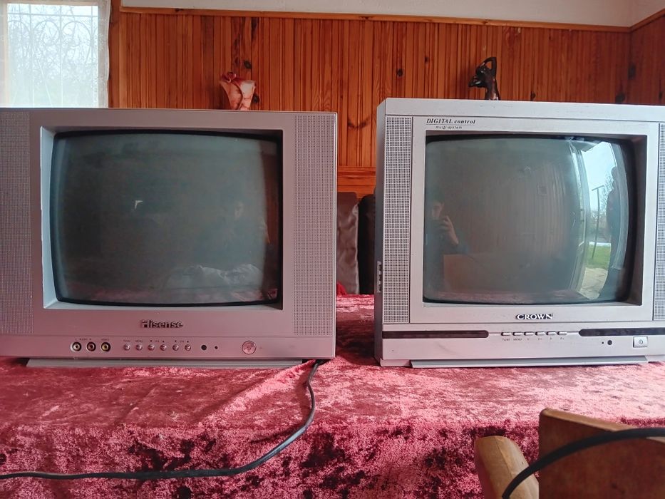 Телевизори Crown и Hisense