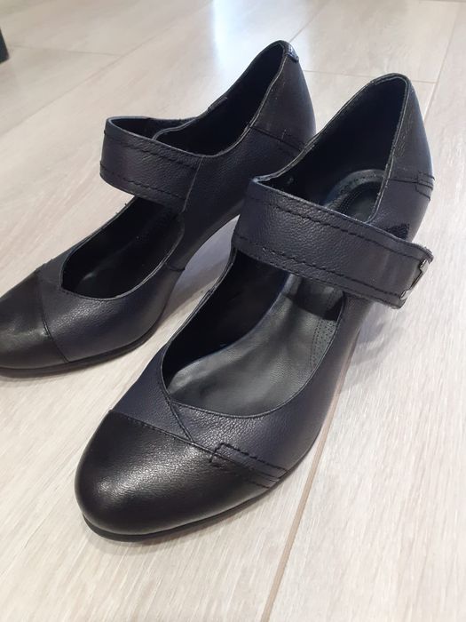 Продам туфли женские