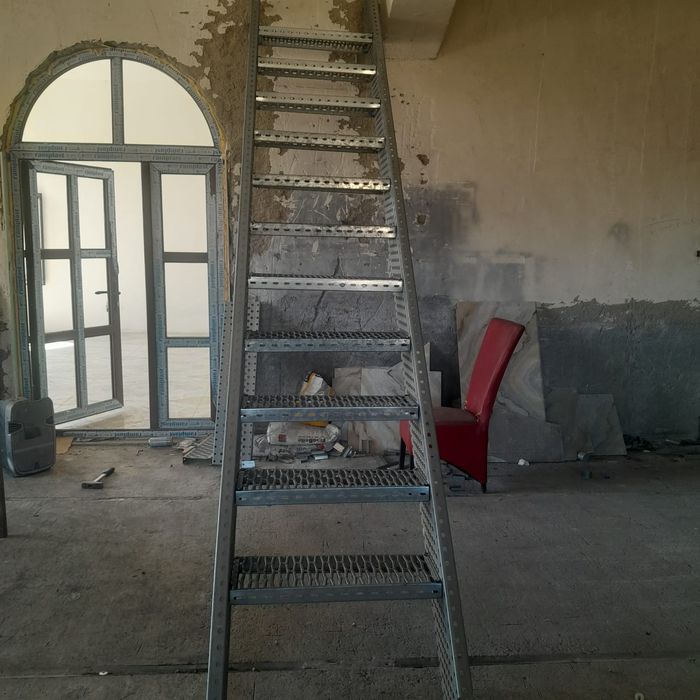 Scara metalica zincata 5m l