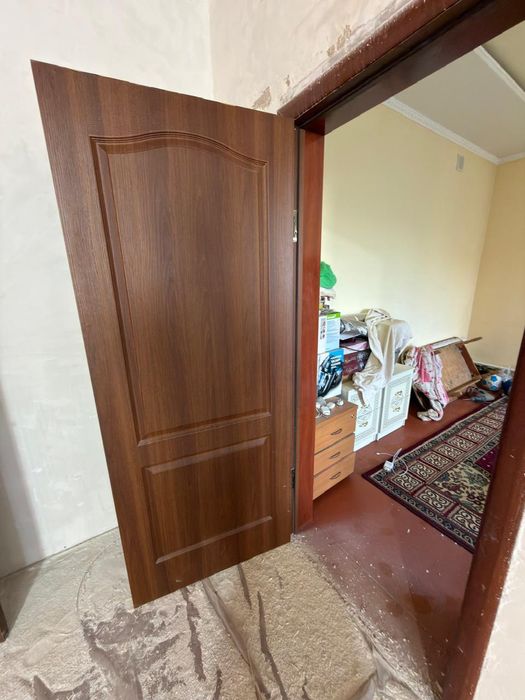 Дверь продаётся между комнатный