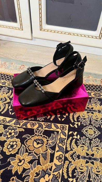 Женские кожаные туфли