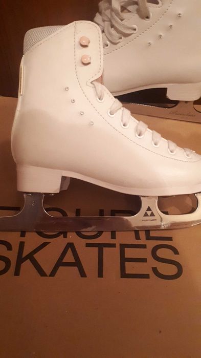 Продам коньки детские