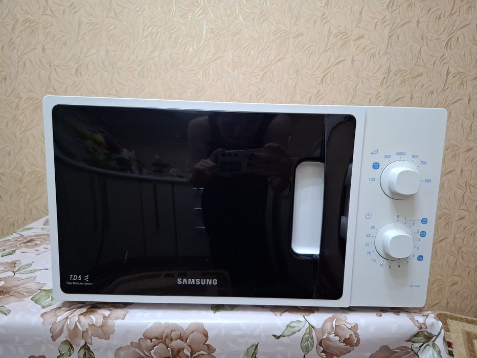 Продается микроволновка самсунг.