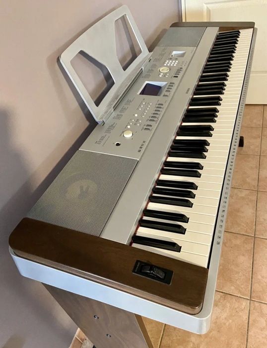 Цифровое пианино Yamaha DCX640