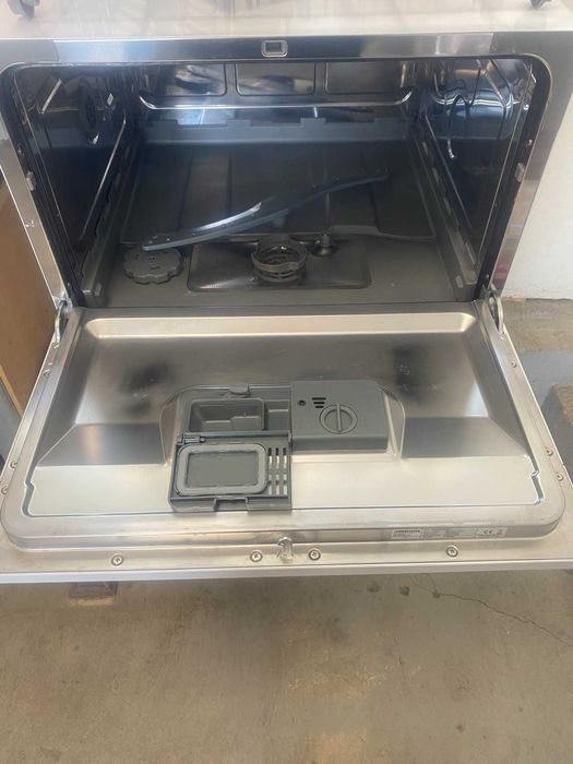 Настолна съдомиялна машина Мострена