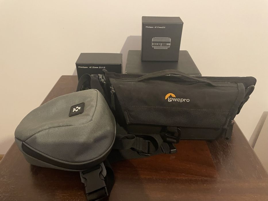 Fujifilm X-E4 с 2 обектива и аксесоари