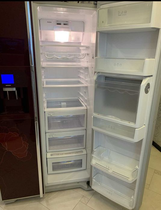 Премиальный холодильник LG Side-by-Side.