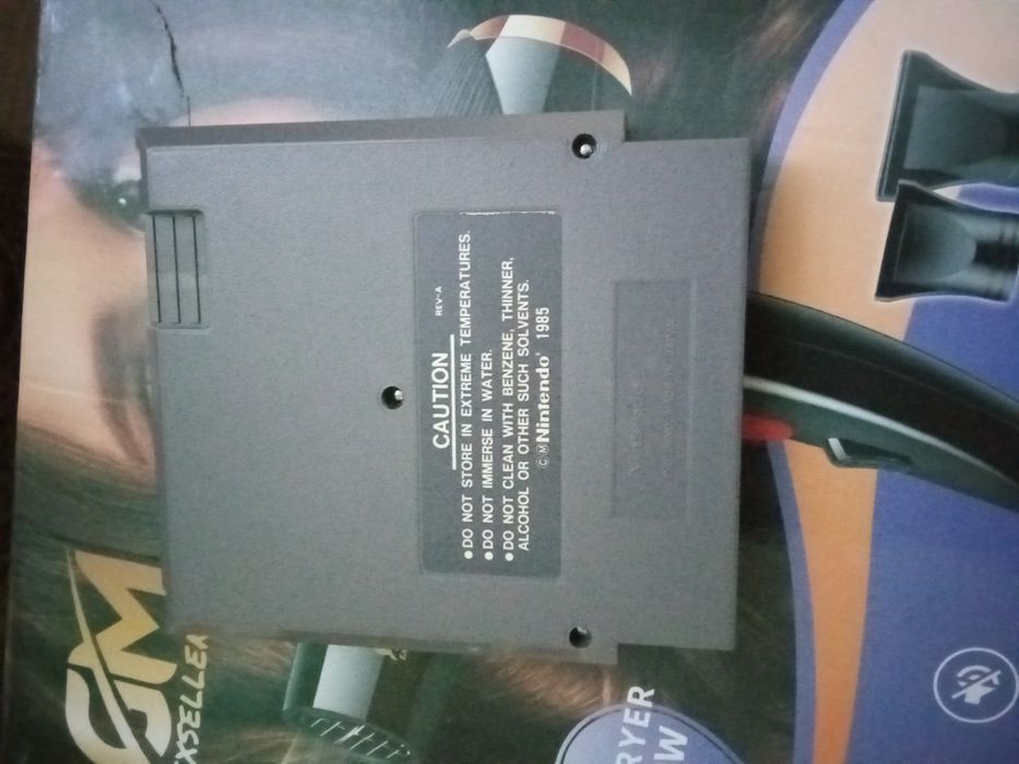 Продам оригинальныи карик для приставки Nes