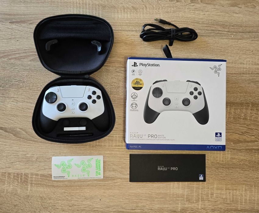 ЧИСТО НОВ Razer Raiju V3 Pro за PS5 и PC – Професионален контролер