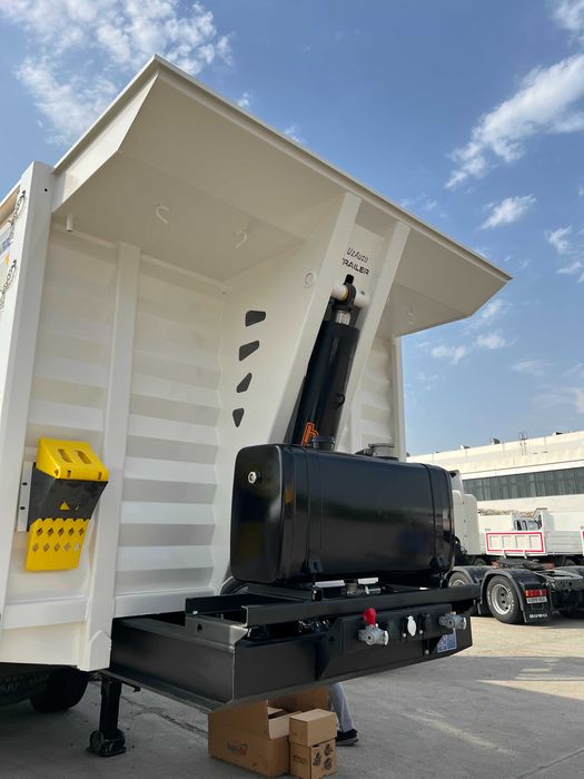 Полуприцеп-самосвал, зерновоз, объём 35 куб.м Оси “TRAX”