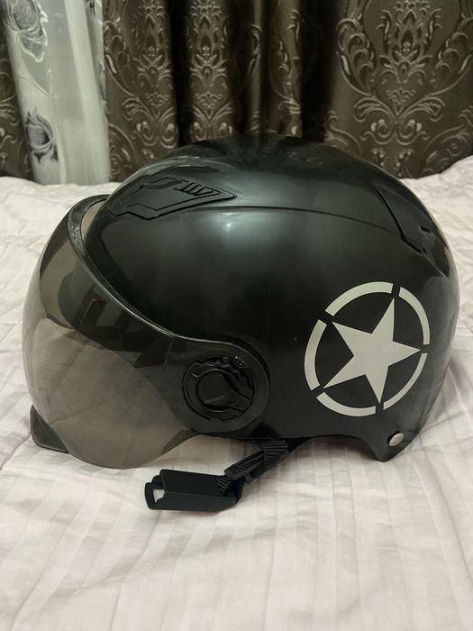 Продам шлем пользлвались 3-4 раза