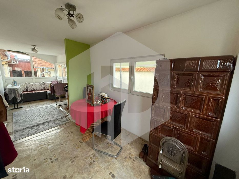 Casa individuala } Orlat | 250 mp Teren | Terasa inchisa