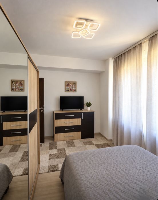 Apartament 3 camere de vanzare