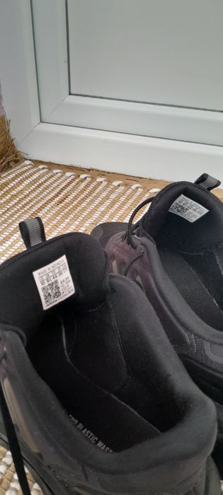 Vând Adidas Boost 44