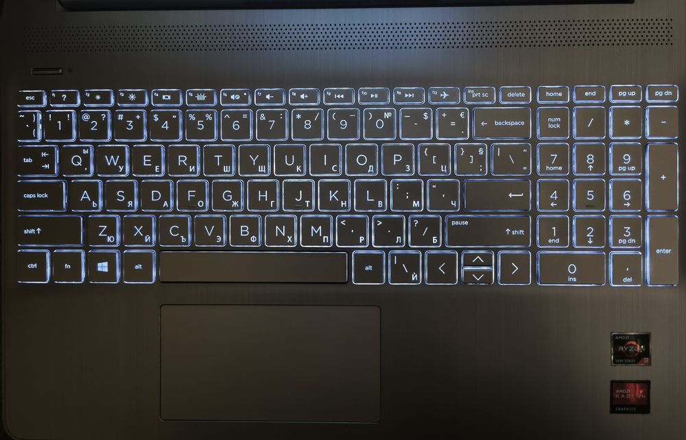 Лаптоп HP 15s-eq2009nu / Ryzen 3 5300U / 8 GB RAM / 256 GB SSD