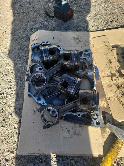Chiuloasa pistoane biele bmw e90 x1 x3 320d 177 cp n47