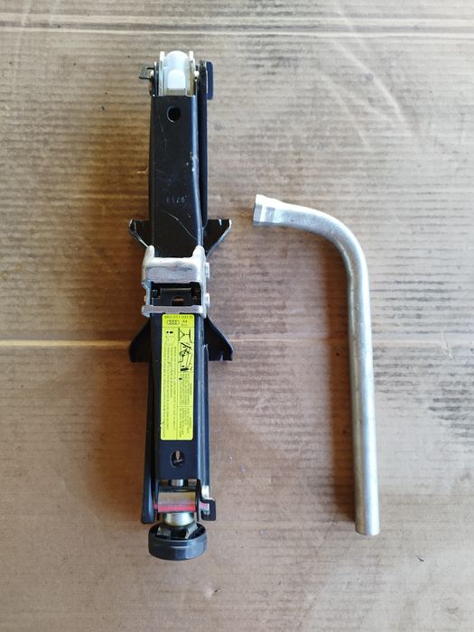 Cric Audi A4 B8 B9_A5