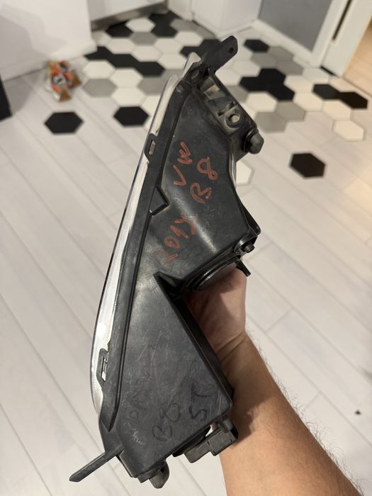 Proiector Stanga Passat B8