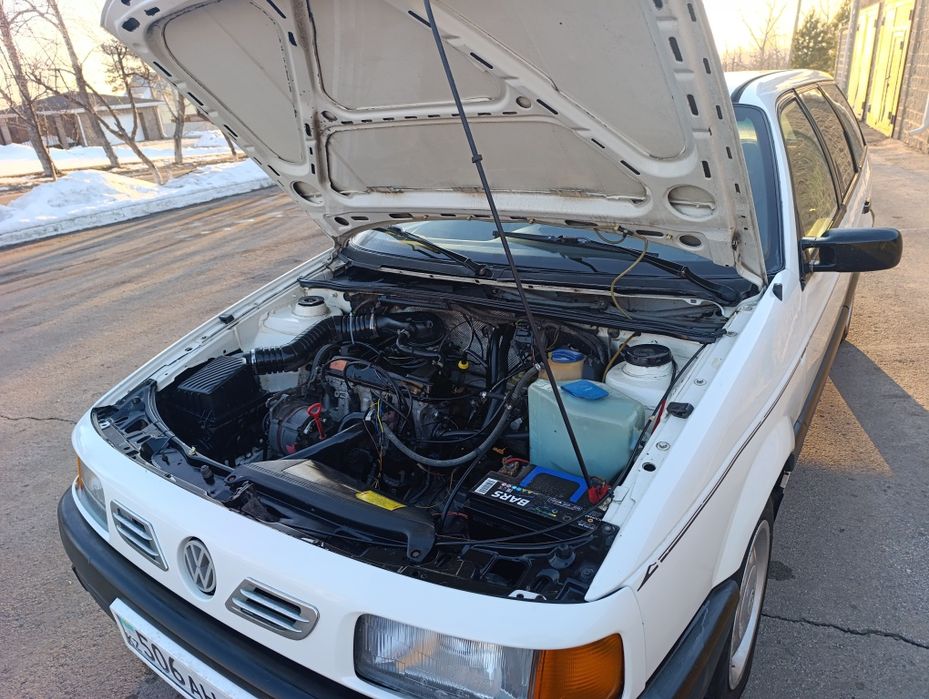 Продам пассат б3 универсал 1.8 моно