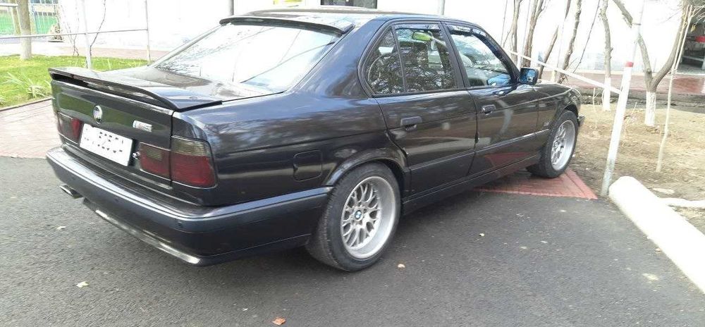 продается BMW E-34