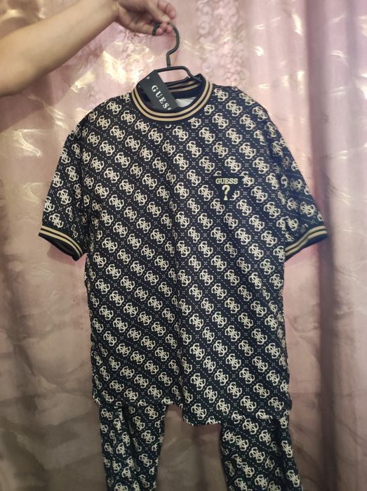 Compleu pentru femei mărimi disponibile M și L