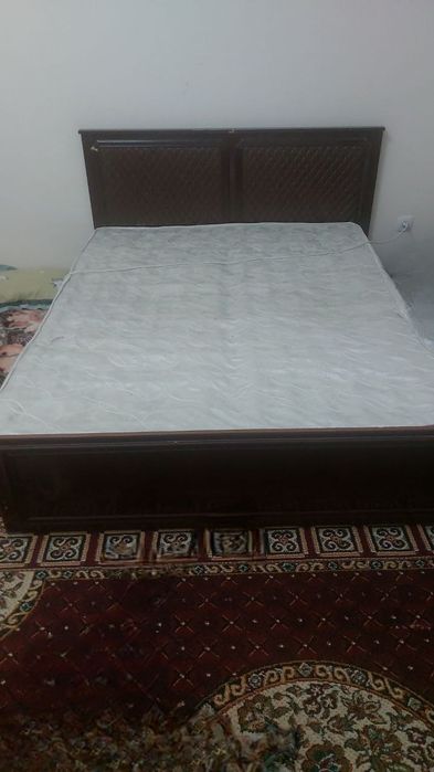 Ikki kishilik divan sotiladi