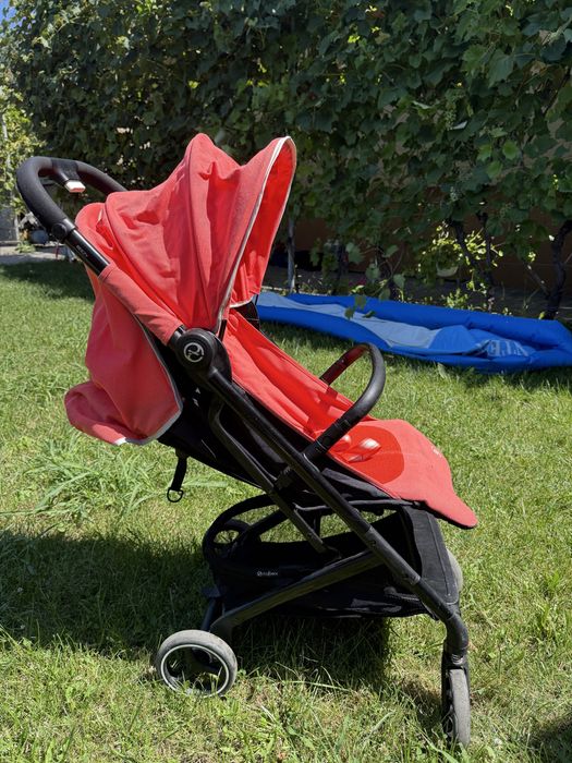Cărucior sport compact și ultra-ușor – Cybex Beezy Hibiscus Red