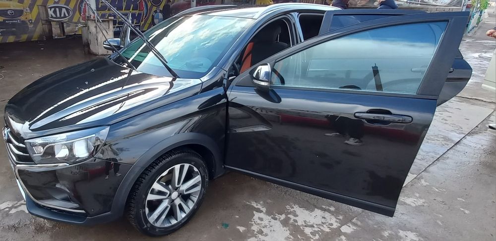 Lada VESTA SW CROSS 1,8 (2019)  SROCHNA sotiladi KELISHTIRIB beraman