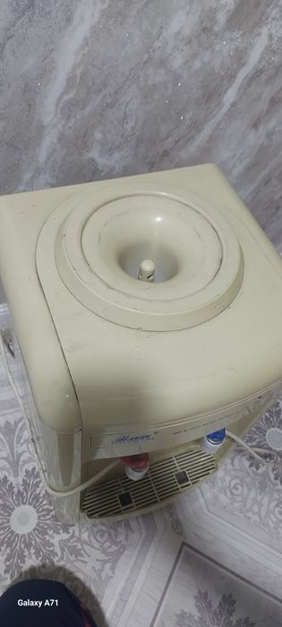 Диспансер, куллер для воды