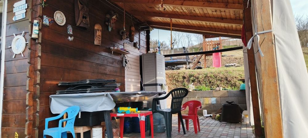 Vând Cabana cu terasa și loc joaca