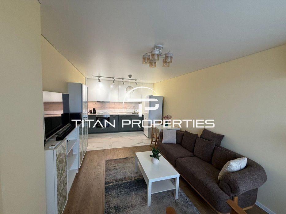 Дава се под наем Двустаен апартамент в Бургас, Славейков - 55 кв.м за 612 € - Снимка #2