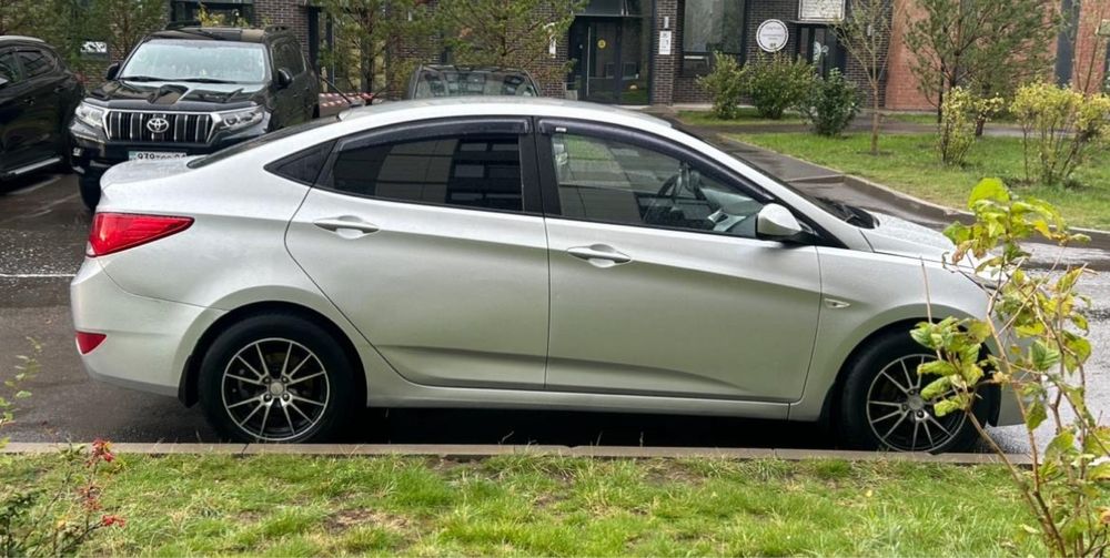 Продам срочно Хюндай солярис 2015 года