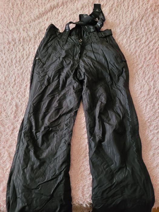 Продам лыжные костюмы