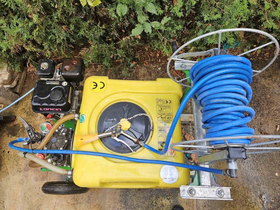 Стационарна пръскачка с бензинов двигател 200л.