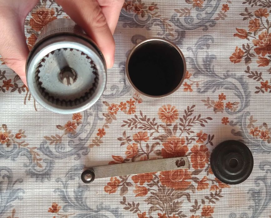 ръчна машина за мелене на кафе, хаванче за чесън