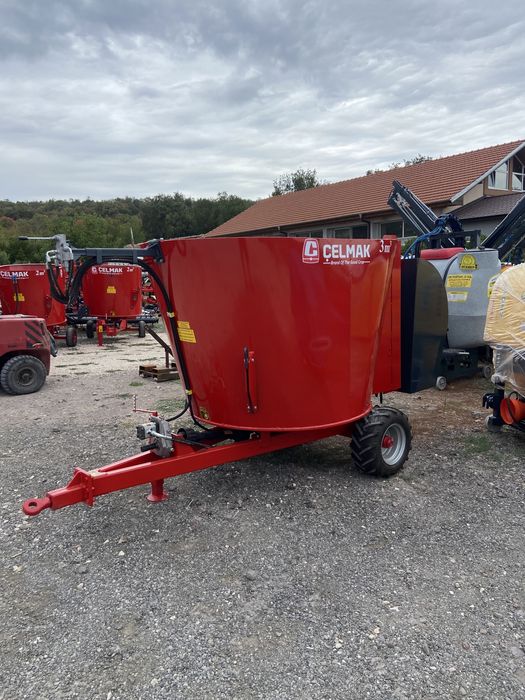 Фуражен смесител 3куб с кофа за трактор