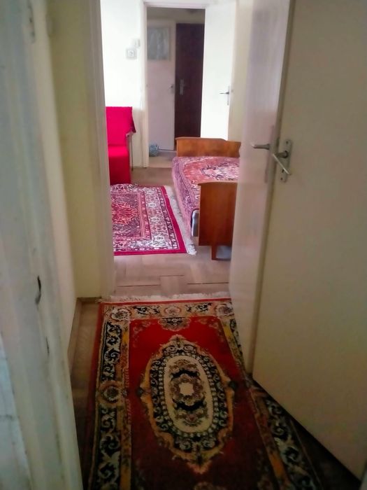 Vând apartament cu 2 camere – Roman, zona Piața Mică