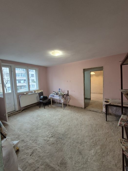 Vand apartament 2 camere - neamenajat