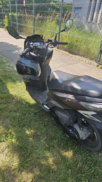 Scuter Sym jet 14 125 cc  varianta LC se conduce cu cat B