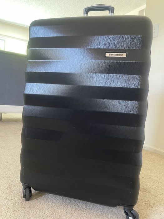 Продам чемодан Samsonite