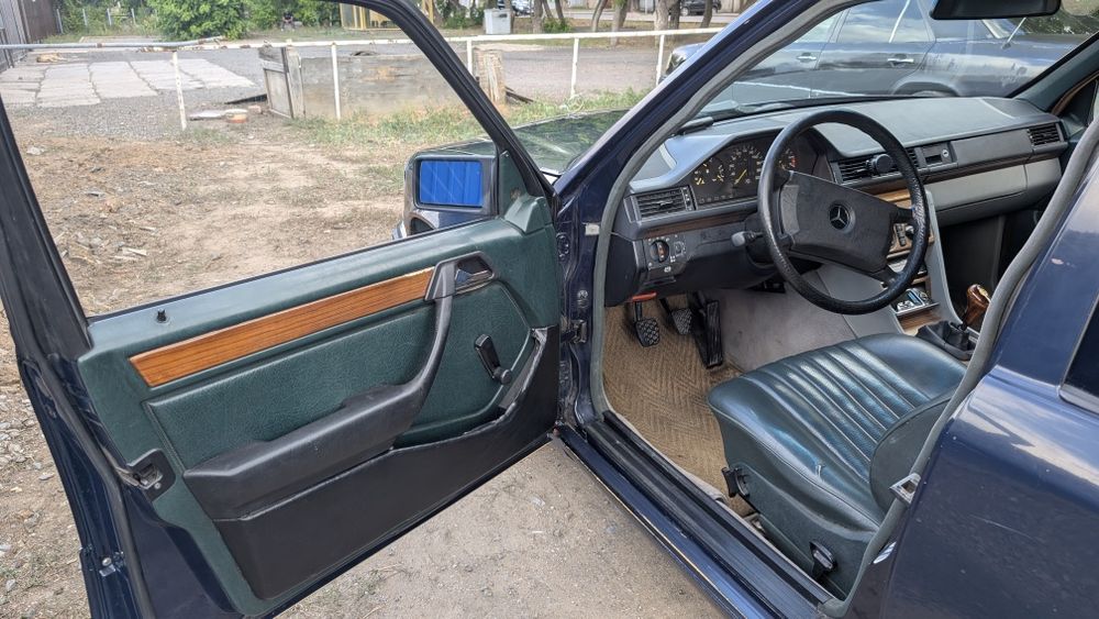 Mercedes Benz w124 m102