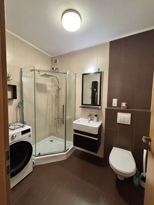 Apartament la vilă, cu 2 camere, curte și loc de parcare